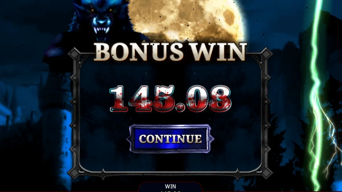 Giao diện trò chơi slot Fang & Fortune với chủ đề ma cà rồng và người sói